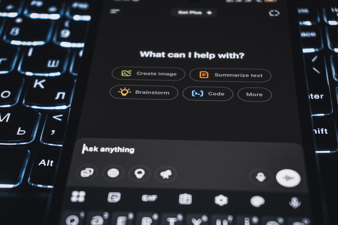 comparação entre query de texto e query de voice search seo em dispositivo móvel